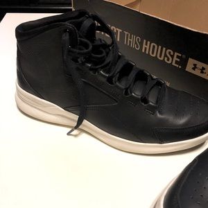 Under Armour Charged Pivot Mid Black Size 8